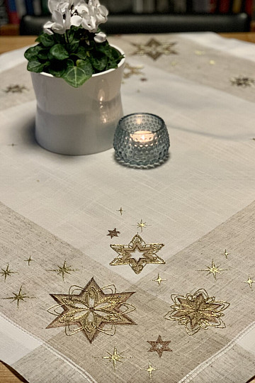 Embroidered Christmas tablecloth, Star shawl