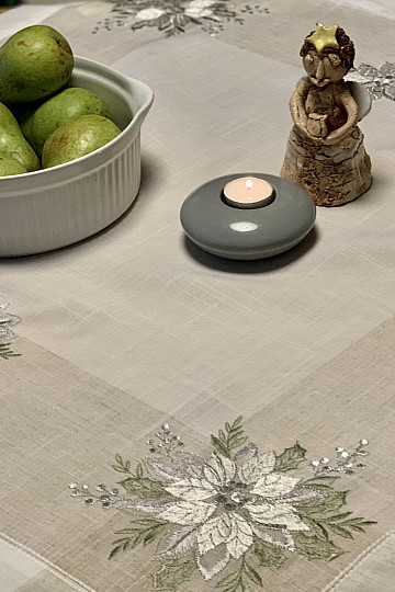 Embroidered Christmas tablecloths and scarves Silver Star