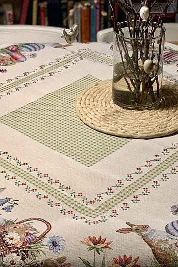 Tapestry tablecloths and scarves SNAPSHOT