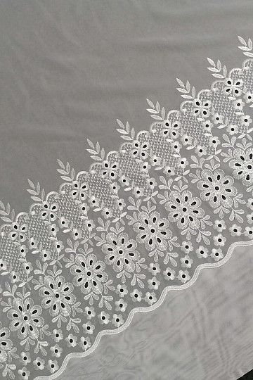 Luxury embroidered curtain Melania white 17560