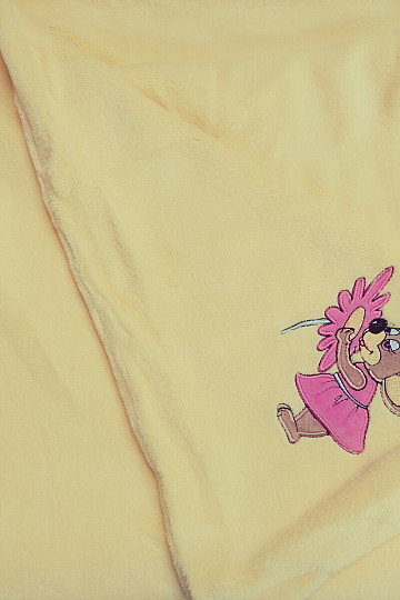 Children&#39;s bedding - microfiber yellow with a mouse