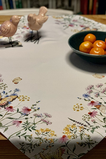 MEADOW BUTTERFLIES tablecloth and scarf