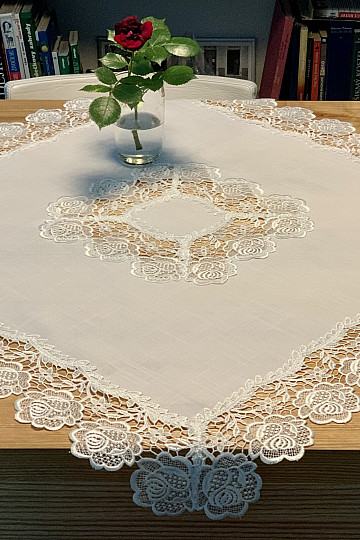 WHITE ROSE LACE tablecloth