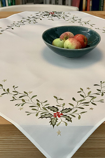 Table cloth TWIGS Mistletoe embroidered