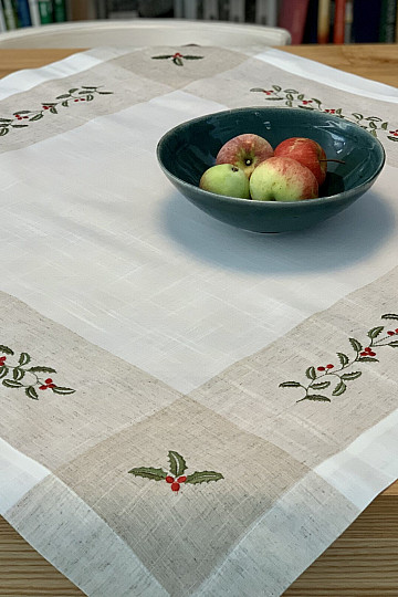 Tablecloth Twigs mistletoe frame