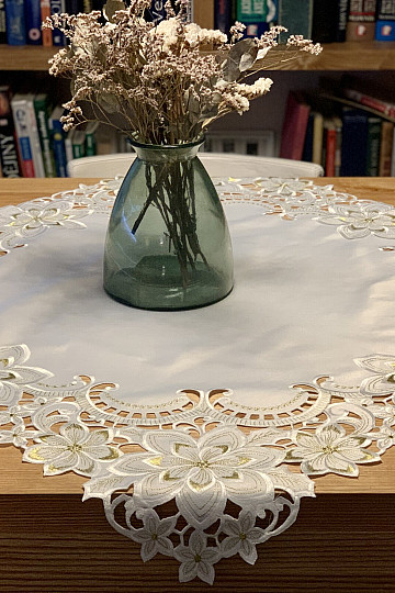 Embroidered Christmas tablecloth GOLD STAR