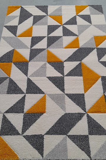 Childrens piece carpet YELLOW TRIANGLES