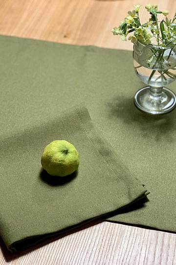 Tablecloth and place setting OLIVE