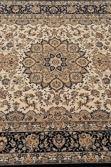 Classic woolen carpet DIAMOND 7252/100