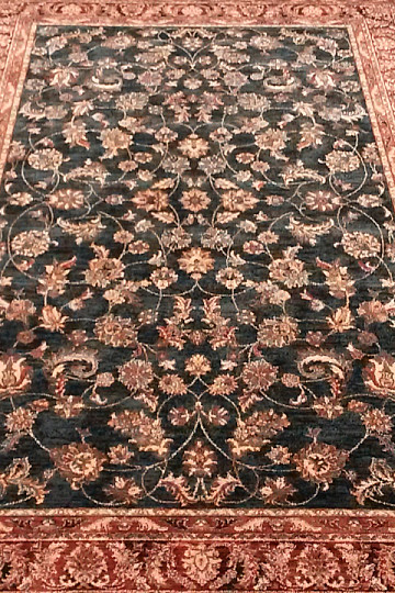 Luxurious woolen carpet ROYAL allover flower green/black