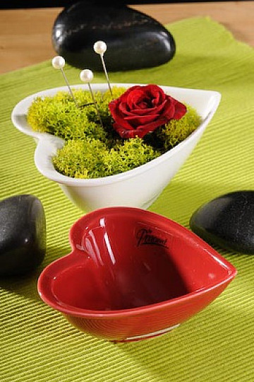 Red heart bowl