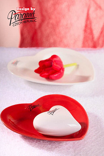 RED HEART saucer