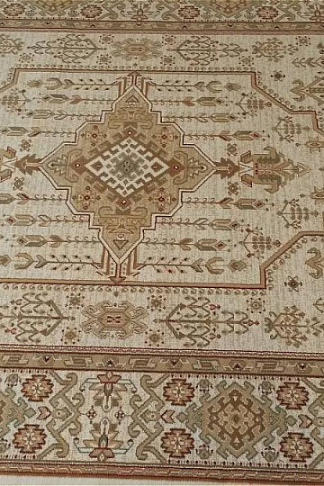 Luxurious woolen carpet PRIMADONA 160x230