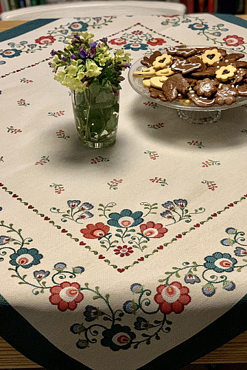 Tapestry tablecloth, FOLKLOR scarf
