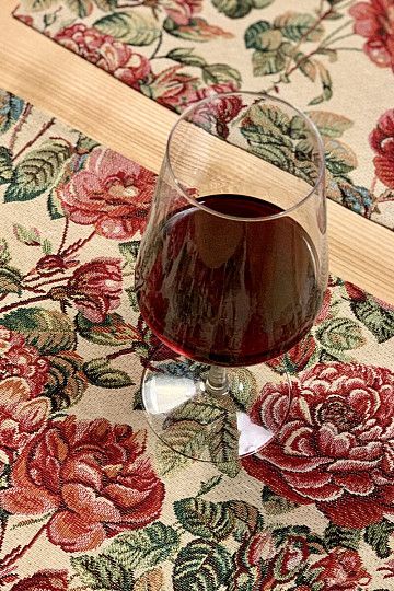 Tapestry tablecloth, Rosal scarf