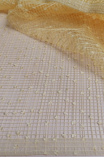 Mesh curtain 2423 / c26 / 260 yellow