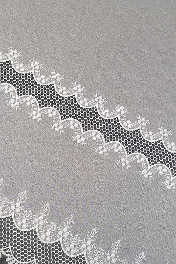 Curtain with embroidery V109