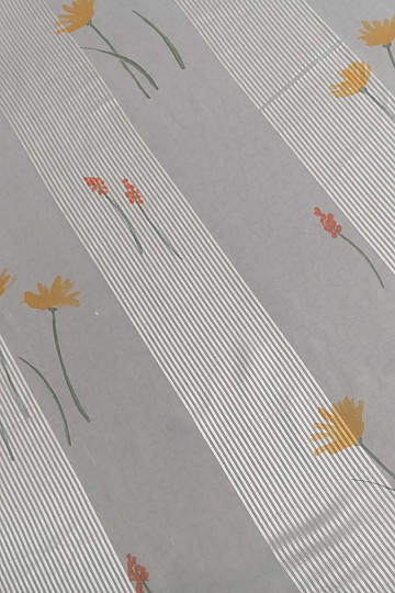 White-striped veil curtain with flowers 829291/05