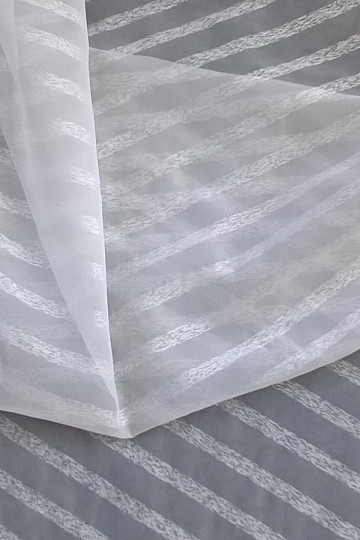 Luxurious curtain STRIP white