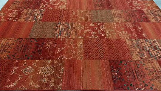 Luxurious woolen carpet ROYAL PATCHWORK red
