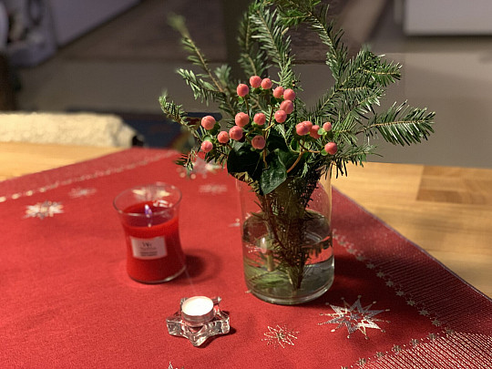 Embroidered Christmas tablecloth dark red 1
