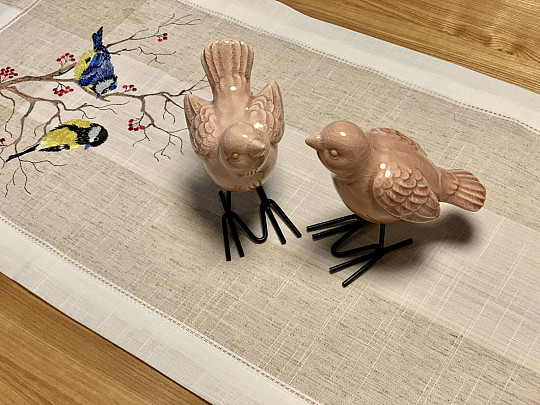 Embroidered tablecloth and scarf TITS