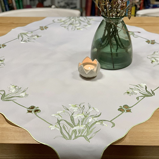 Embroidered tablecloth and scarf SNOW WHITE