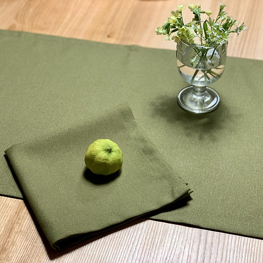 Tablecloth and place setting OLIVE