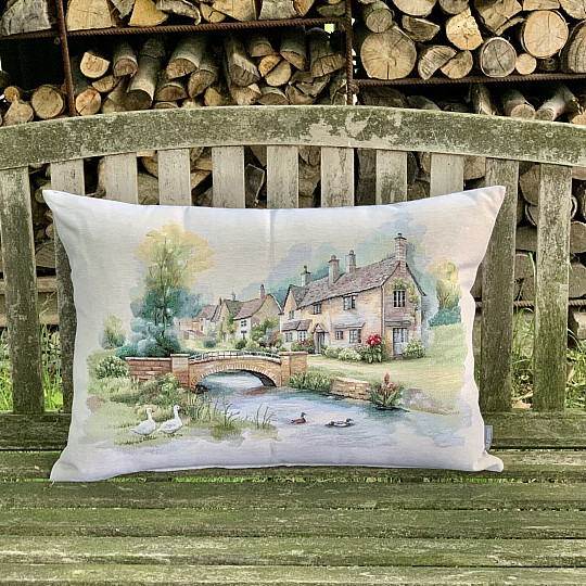 Tapestry cushion COTSWOLDS BRIDGE