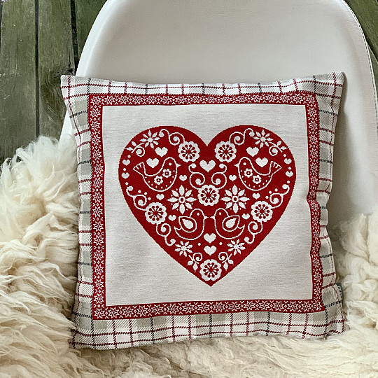 Tapestry pillowcase HEART IN A BOX 1