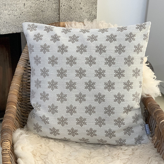 Luxurious decorative cover FLAKES BEIGE