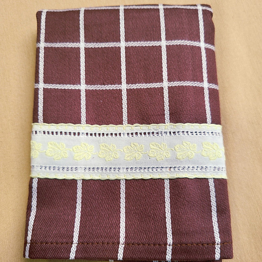 GRANDMOTHERS BROWN TOWELS WITH LEAVES