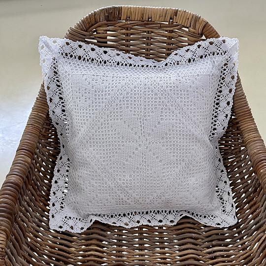 Lace decorative cover LACE white