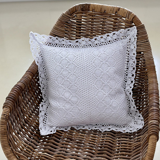 Lace decorative cover FLOWERS small white
