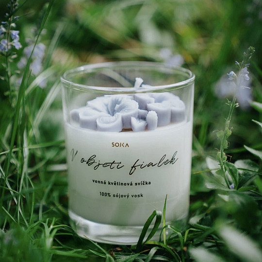 EMBRACE OF VIOLET Scented flower candle