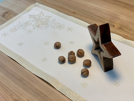 Christmas tablecloths and scarves GOLDEN CHRISTMAS