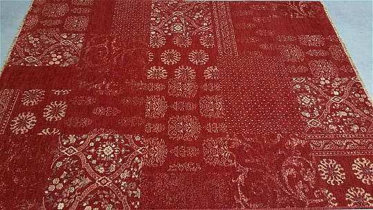 Luxurious woolen carpet DJOBIE PATCH red