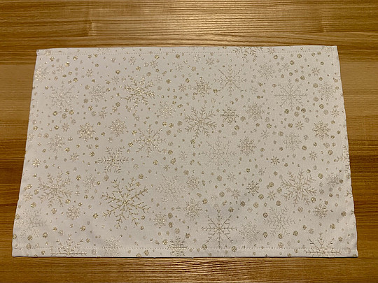 Christmas table setting FLAKES AND GOLD