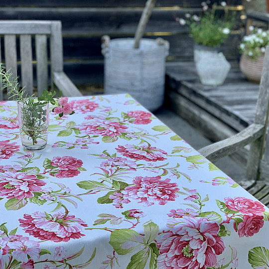 LAURA tablecloth - large pink flowers