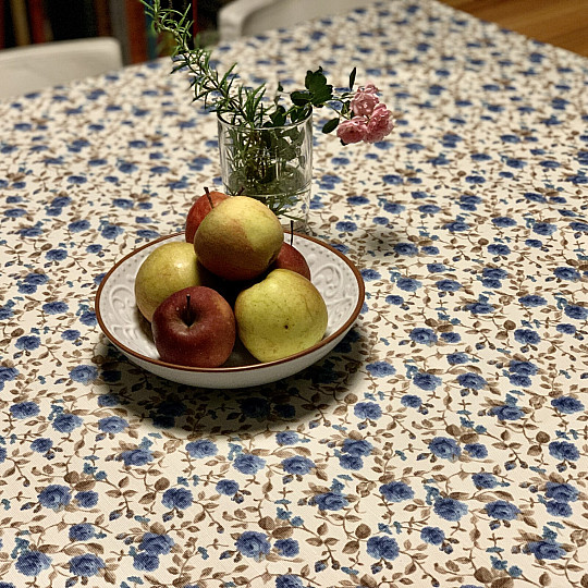 LAURA tablecloth - small blue flowers
