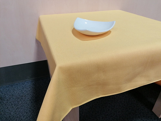 LISA tablecloth - light yellow