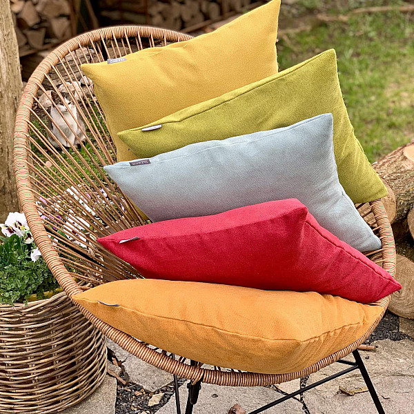 Decorative pillows and pillowcases