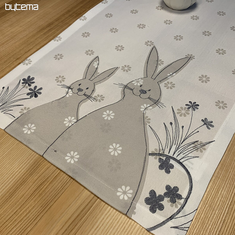 Embroidered tablecloths and scarves HARE white