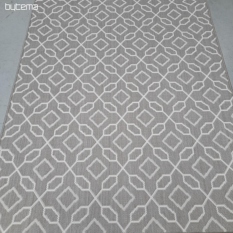 Duce outdoor rug in - out geometry