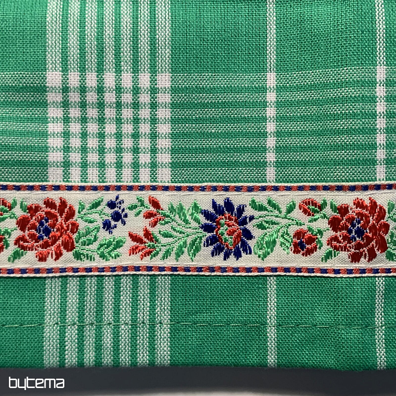 GRANDMOTHER'S GREEN WITH FLOWERED TOWELS