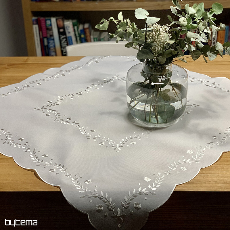Tablecloth and scarf WHITE FLOWERS embroidered