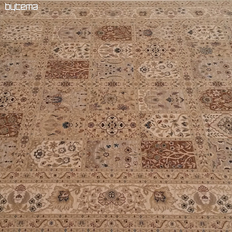 Classic woolen carpet DIAMOND ORIENT 7216/100 cream