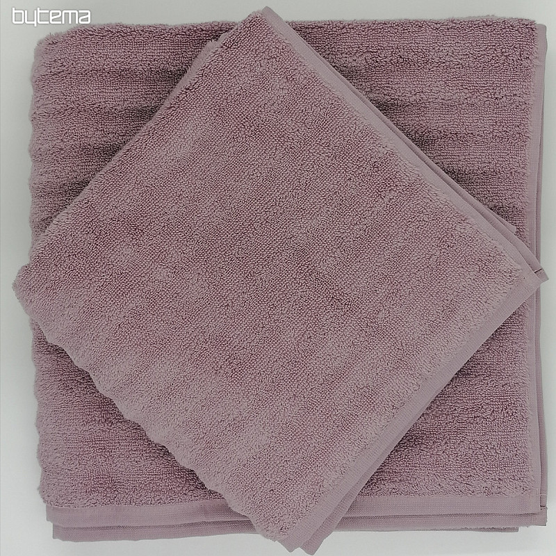 Lila towel and bath towel