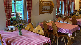 Curtains and tablecloths in the guesthouse Pod Šerákem