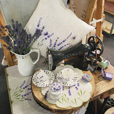 A lavender world full of fragrance and elegance